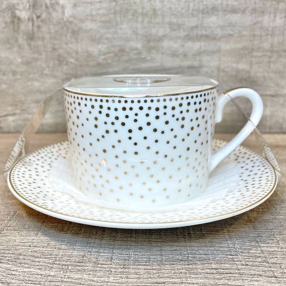 Metallic Gold Dots
by GRACE'S TEAWARE - Picture 5 of 6
